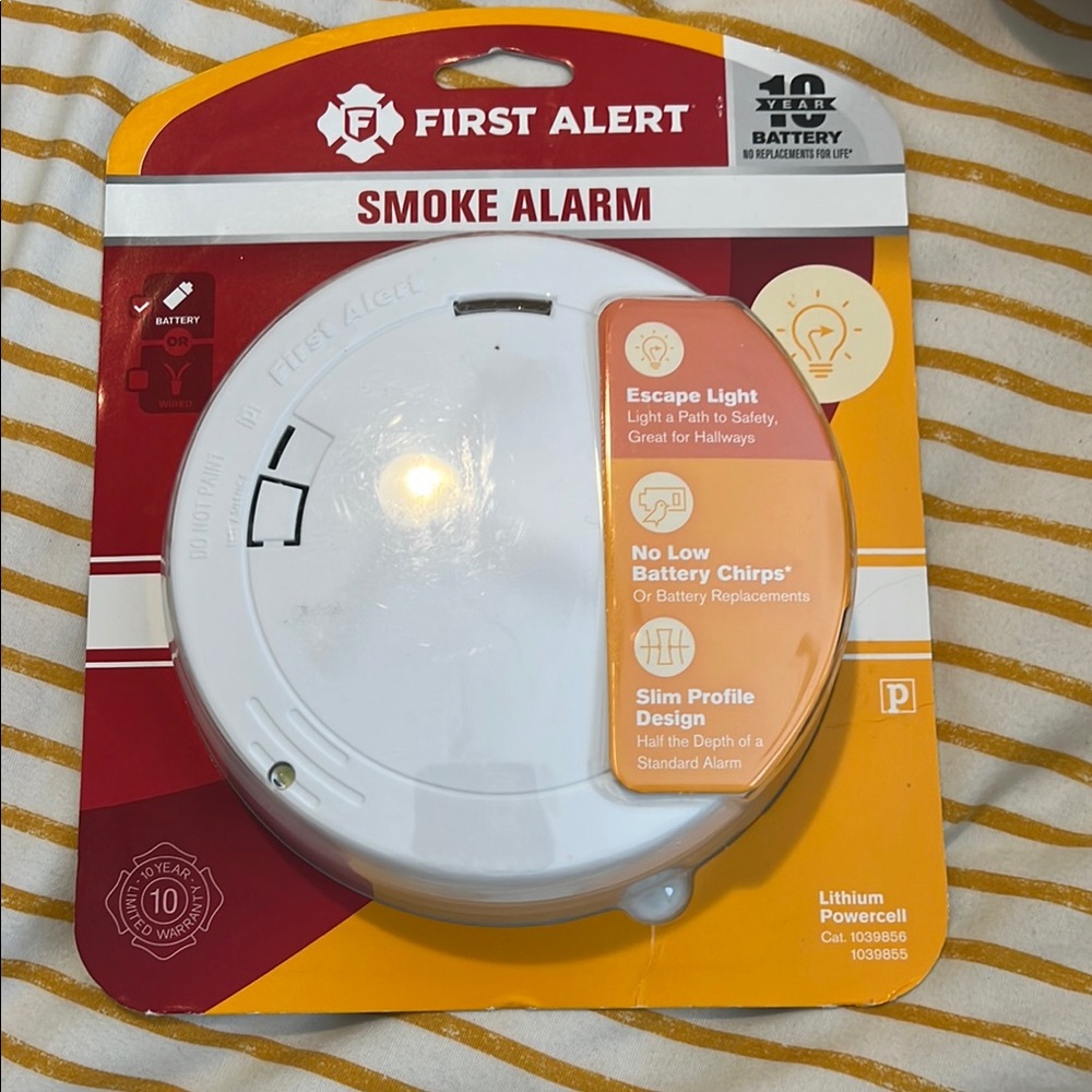 New - First Alert PR710E Smoke Alarm with Escape Light and Photoelectric Sensor